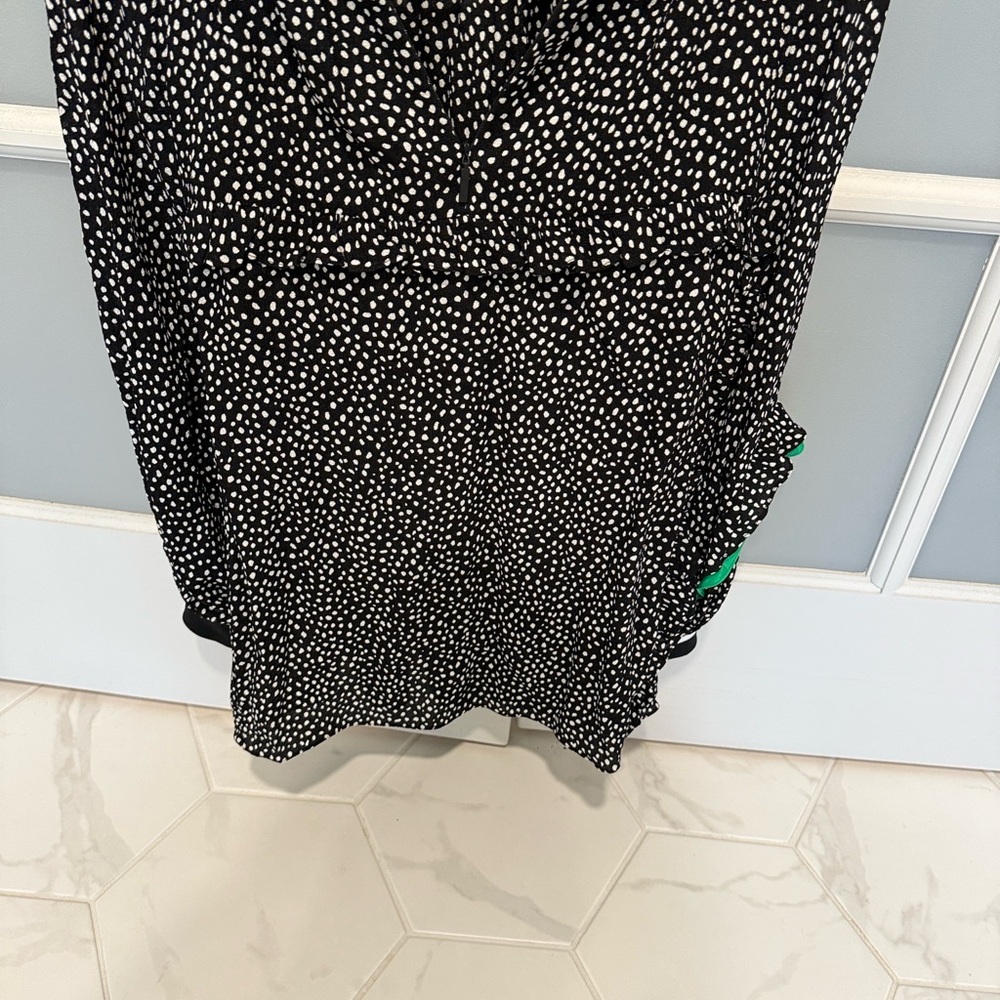 Tibi Martine Black and White Dotted Blouse with Green Accent/contrast sleeves - Picture 4 of 9